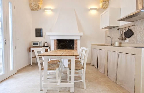 Casarano Apartment | Dimorè Deluxe Suite - Sleeps 4 - Wi-Fi - Terrace