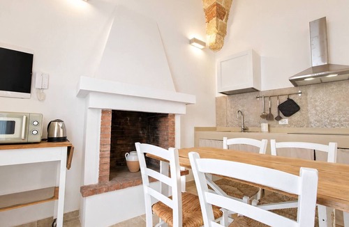 Casarano Apartment | Dimorè Deluxe Suite - Sleeps 4 - Wi-Fi - Terrace