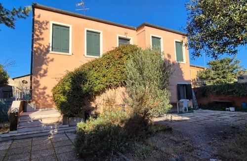 Longa Apartment | Dimora Astolfo 1 in Murano island