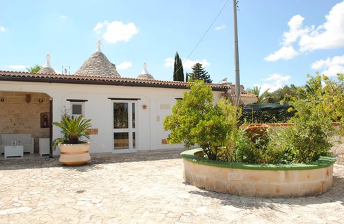 San Vito dei Normanni Villa | Dimora Dolce Trullo: Your Corner of Paradise in Puglia!
