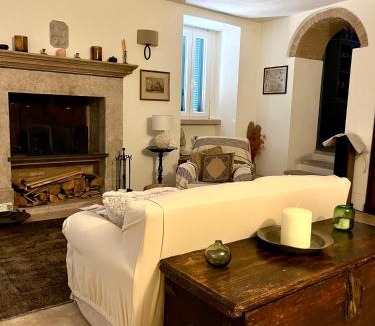 Serracapriola House | Dimora Intra Alborgodiffuso, Casa design nel borgo medioevale di Serracapriola
