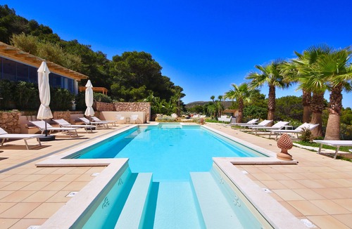 Levanzo Villa | Dolcevita - KlabHouse 11BDRM w/Pool and SPA