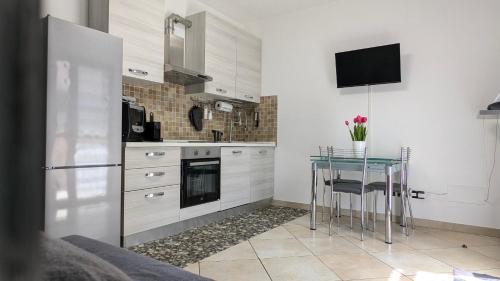 Ciampino Apartment | DOMUS Emy - intera casa a piano terra con giardino e posto auto