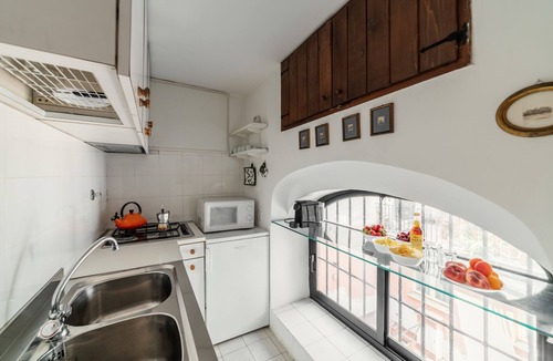 Rione VII Regola Apartment | Domus Quiritum Elite, charming downtown apartment