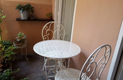 Rione VII Regola Apartment | Domus Quiritum Elite, charming downtown apartment