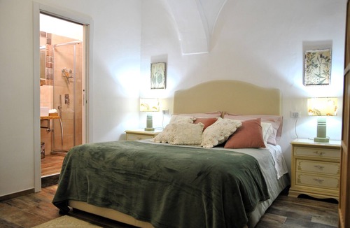 Gaeta Bed & Breakfast | Double bedroom Leonida in B&B