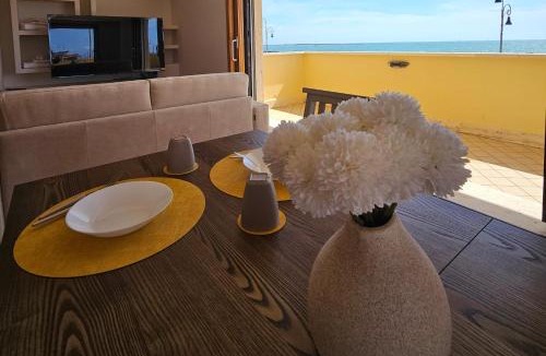 Fiumicino Apartment | Dream & Fly Sea Colors