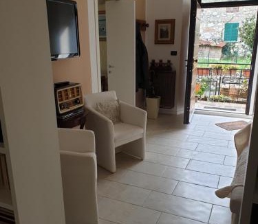 Fornole House | DUETERRE Room & Host