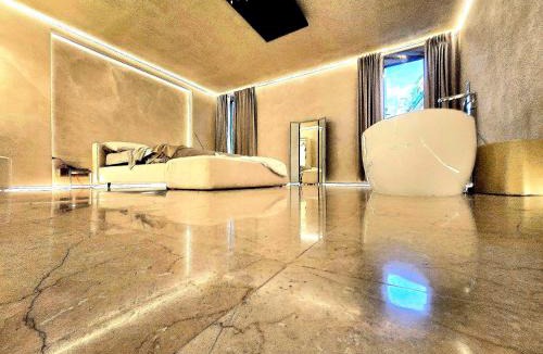 Rione III Colonna Apartment | DUNE at Spanish Steps Luxury Apartment-Suite