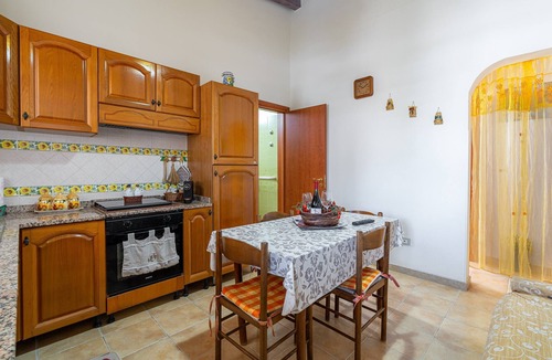 Pachino Villa | 'Eco Del Mare' with veranda just steps from the sea