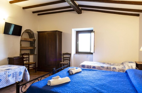 Pitigliano Other | EDEN FARM Rustic farm at the end of the 19th century with park and swimming pool
