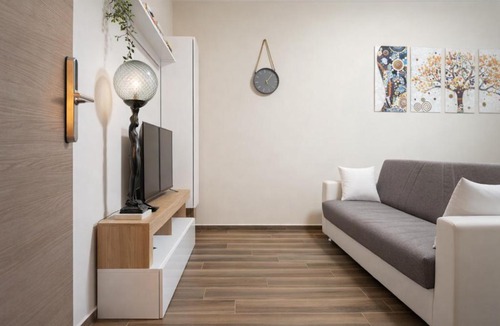 San Giovanni Apartment | Elegant 2-Bedroom Near Metro, Walk to Colosseum