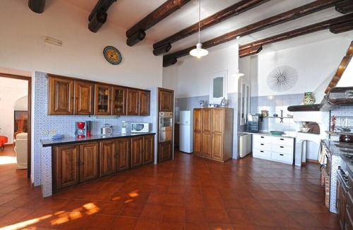 Positano Villa | Elegant and central villa with private gated parking in Positano