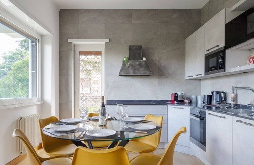 Aurelio Apartment | Elegant apartment ideal for families, couples, or travelers seeking comfort and style. Contemporary furnishings blend seamlessly with the tranquility of the surrounding greenery. The apartment comprises a spacious and bright living room, two bedrooms, a