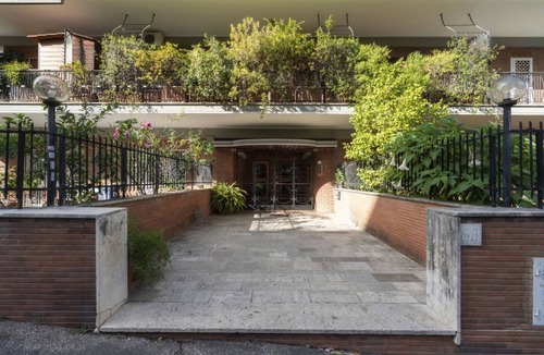 Aurelio Apartment | Elegant apartment ideal for families, couples, or travelers seeking comfort and style. Contemporary furnishings blend seamlessly with the tranquility of the surrounding greenery. The apartment comprises a spacious and bright living room, two bedrooms, a