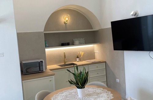 Laterza House | Elegant apartment located in the center