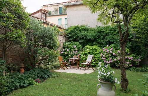 Santa Croce Apartment | Elegant apartment with garden in S.Croce, Venice