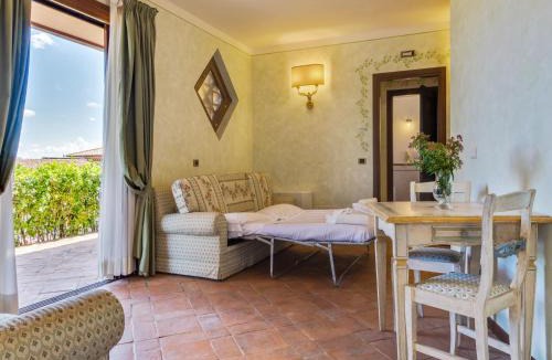 Canalicchio House | Elegant apartments in Resort with swimming pool set in nature