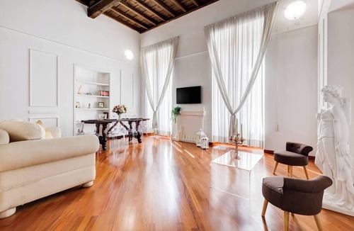 Rione III Colonna Apartment | Elegant & Historical Apt 2 Bed in Piazza di Pietra
