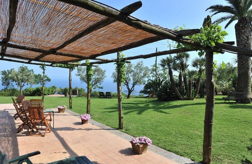 San Pietro Villa | Elegant Living in Palazzo on Grand Canal- Sip Bellinis on Shared Terrace