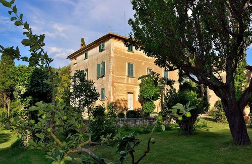 Montepulciano Villa | ELEGANT VILLA WITH FRESCOES AND PRIVATE PARK