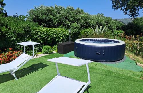 Perdifumo Villa | Elegante villa panoramica con giardino e idromassaggio a 10 minuti dal mare