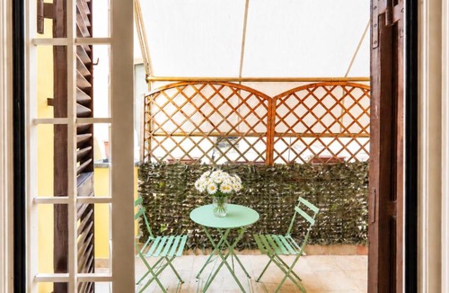 Rione III Colonna Apartment | Elegantis Campo Marzio Apartment With Terrace - Elegance near Spanish Steps Trevi and Pantheon