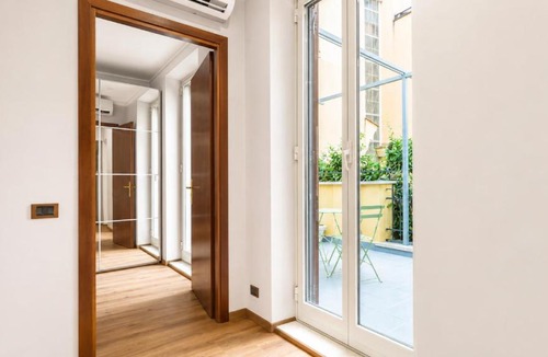 Rione III Colonna Apartment | Elegantis Campo Marzio Penthouse With Terrace - Elegance near Spanish Steps Trevi and Pantheon