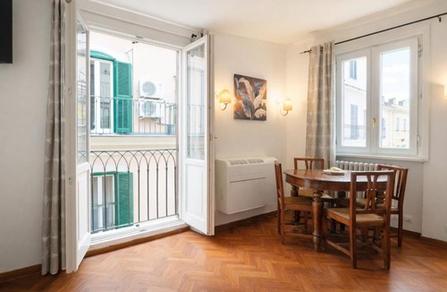 Rione VIII Sant'Eustachio Apartment | Elegantis Pantheon Suite near Piazza Navona - Historic Centre