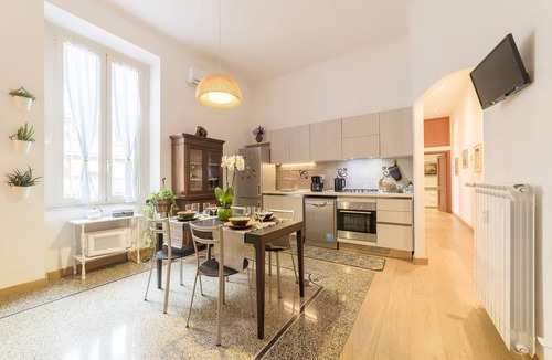 Quartiere XVII Trieste Apartment | Elephant Apartment for 5 people with 2 bathrooms + shared garden