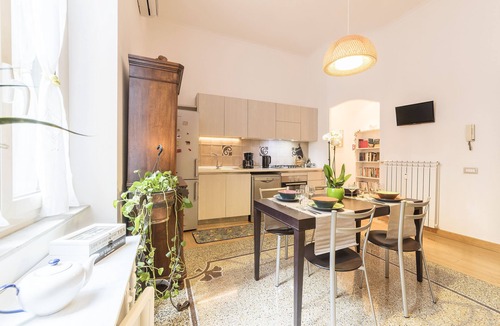 Quartiere XVII Trieste Apartment | Elephant Apartment for 5 people with 2 bathrooms + shared garden