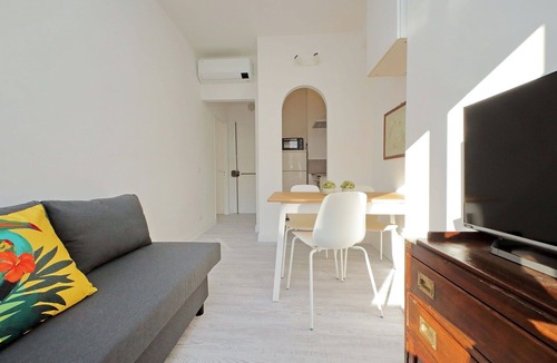 Esquilino Apartment | Emanuele Filiberto, Cozy Apartment In Esquilino By Halldis