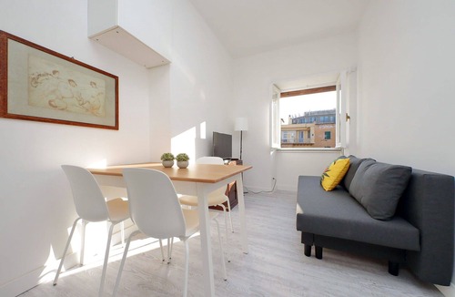 Esquilino Apartment | Emanuele Filiberto, Cozy Apartment In Esquilino By Halldis