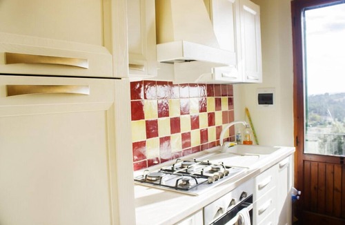 Trequanda Apartment | Enjoy a Classic Tuscan Hill Town holiday—now with AC!