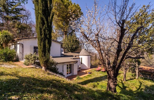 Pesaro House | Entire house in the countryside with garden and sea view