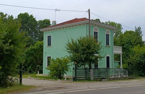 Oriago House | Entire Villa with 6 Beds