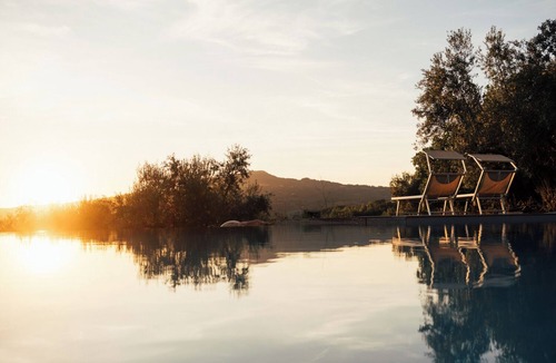 Roccastrada House | Equipped glamping tent and infinity pool in a Tuscan olive grove