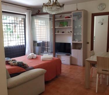 Torrino Apartment | EUR Charme Apt&GARDEN