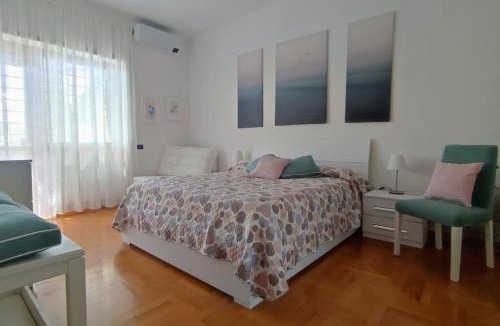 Zona XXVIII Tor de' Cenci Apartment | EUR Mostacciano Bilocale vicino IFO