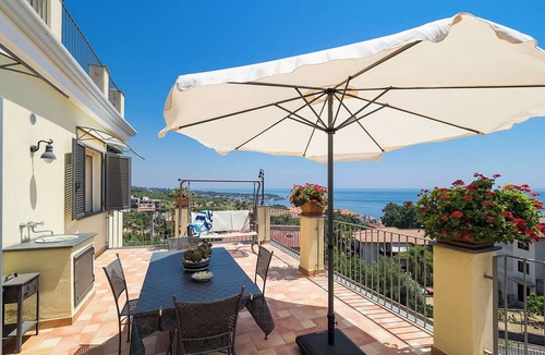 Aci Trezza Apartment | Exceptionally panoramic apartment-suite