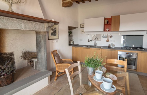 Acqua Loreto House | Exclusive and romantic farmhouse in the countryside of Todi