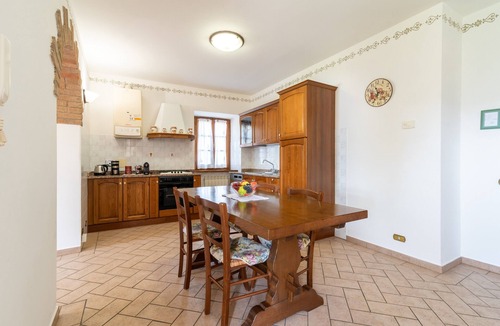Lisciano Niccone Villa | Exclusive Private Villa for Groups with Panoramic Pool and Large Common Room – Between Tuscany and Umbria