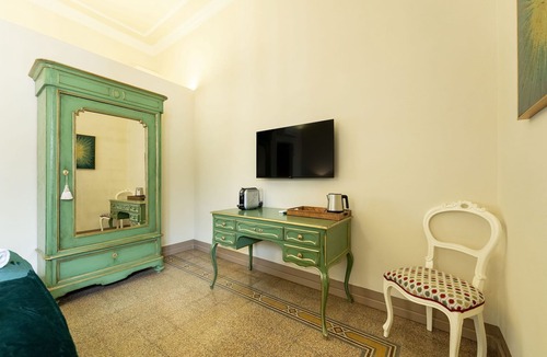 San Lorenzo Apartment | Fabulous apartment with a panoramic terrace in the historic center. Elevator