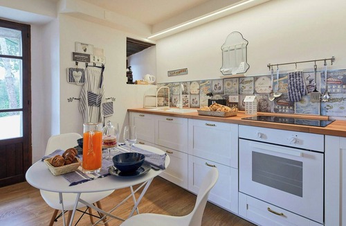 Monteluiano Apartment | Fairytale retreat with Umbrian countryside terrace
