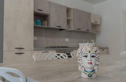Pozzallo Apartment | Familienidylle auf Sizilien, Pozzallo 300 Meter vom Strand, Neubau