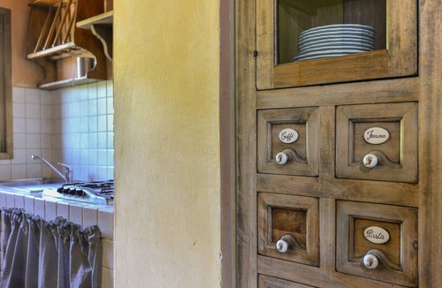 Cavo House | Farmhouse 'Amandolo - Gorgona' with Sea View, Wi-Fi and Air Conditioning