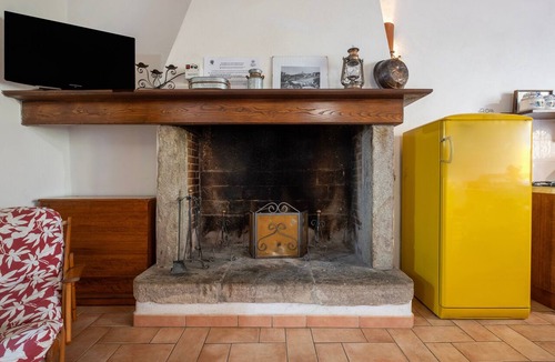 Arcidosso House | Farmhouse "Girasole" with Shared Pool, Private Garden & Wi-Fi