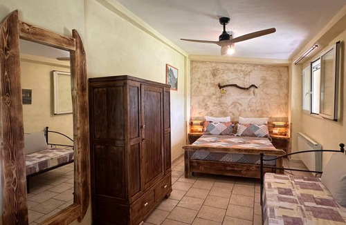 Pitigliano House | Farmhouse "Gufo" with Shared Pool, Private Terrace & Wi-Fi