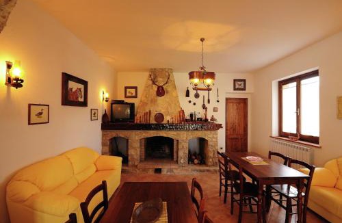 Lisciano Niccone House | Farmhouse Passignano near Lake Trasimeno