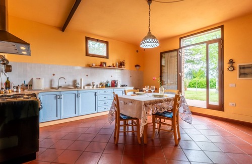 San Gimignano House | Farmhouse "Le Volpaie - Appartamento Maria" with Private Garden, Whirlpool & Wi-Fi